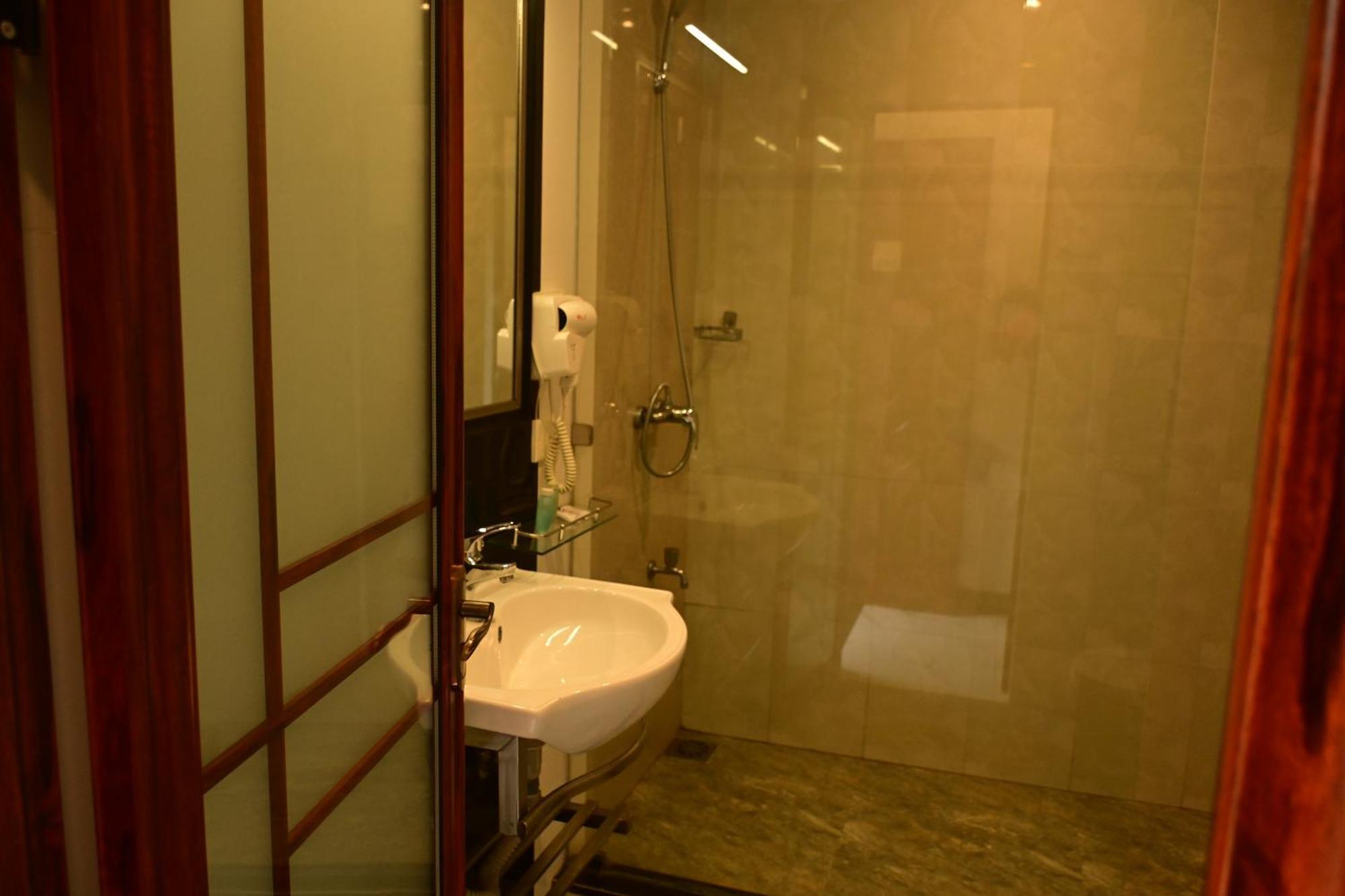 Agbo Hotel โปลอนนารูวา ภายนอก รูปภาพ