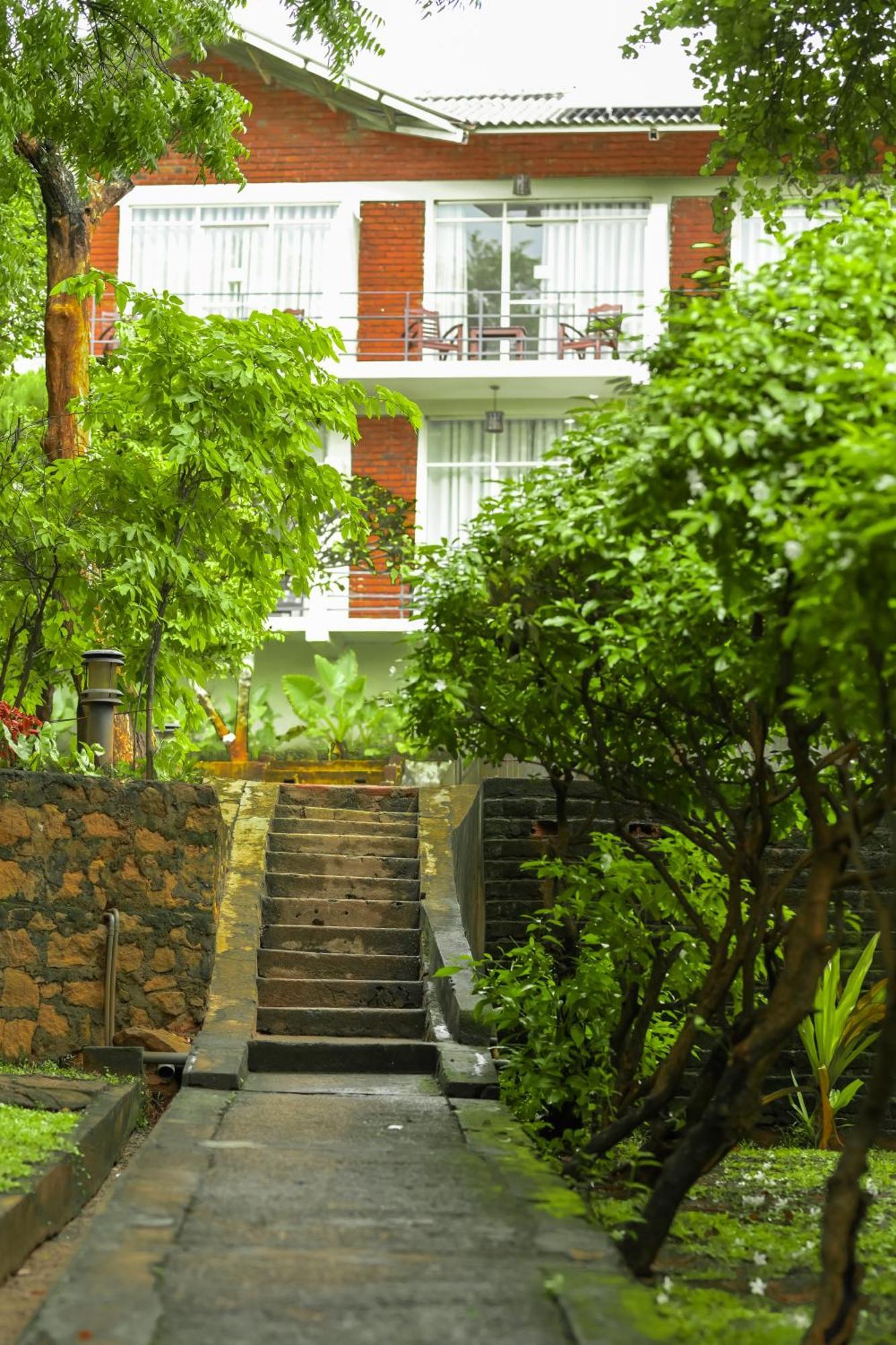 Agbo Hotel โปลอนนารูวา ภายนอก รูปภาพ