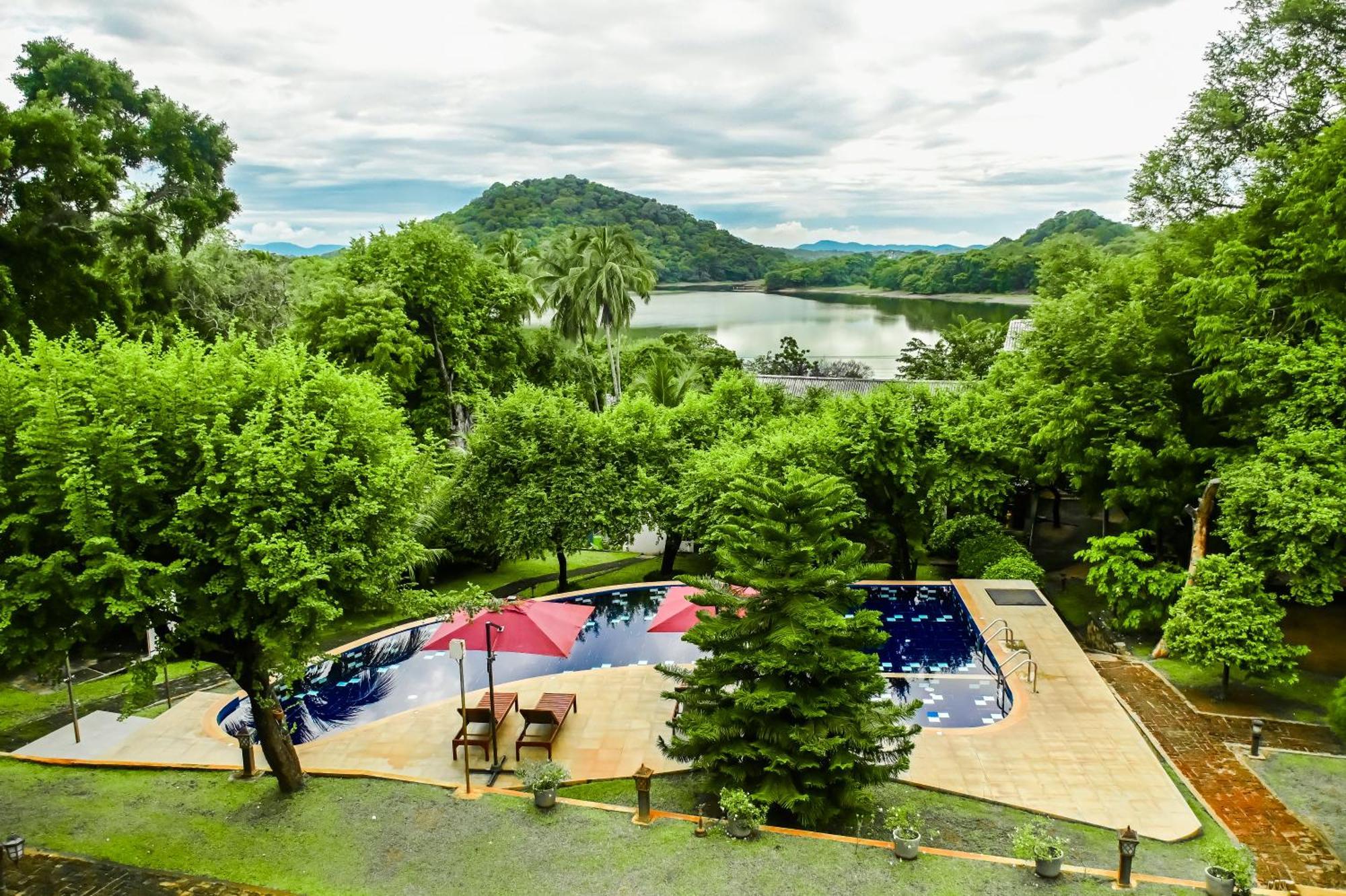 Agbo Hotel โปลอนนารูวา ภายนอก รูปภาพ
