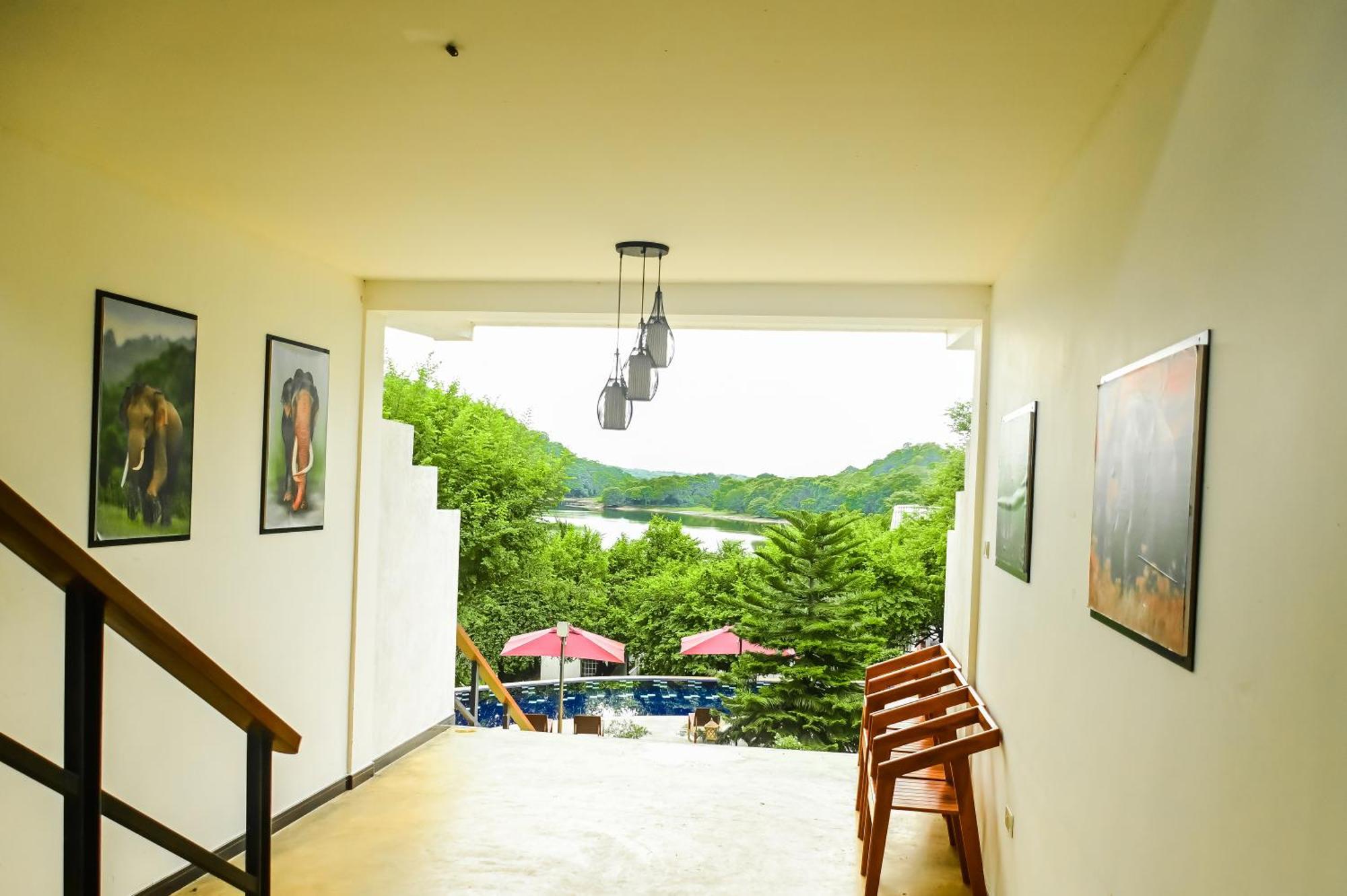 Agbo Hotel โปลอนนารูวา ภายนอก รูปภาพ