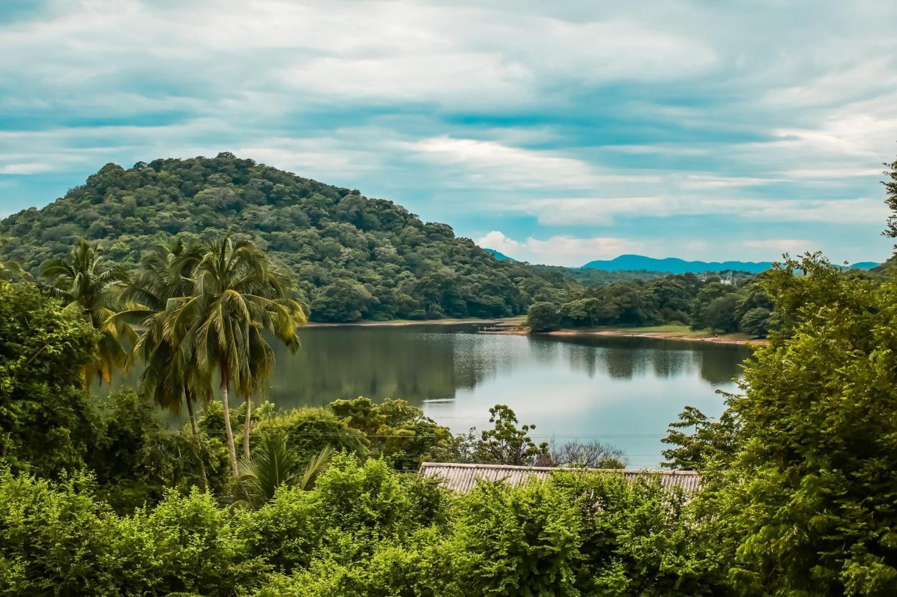 Agbo Hotel โปลอนนารูวา ภายนอก รูปภาพ