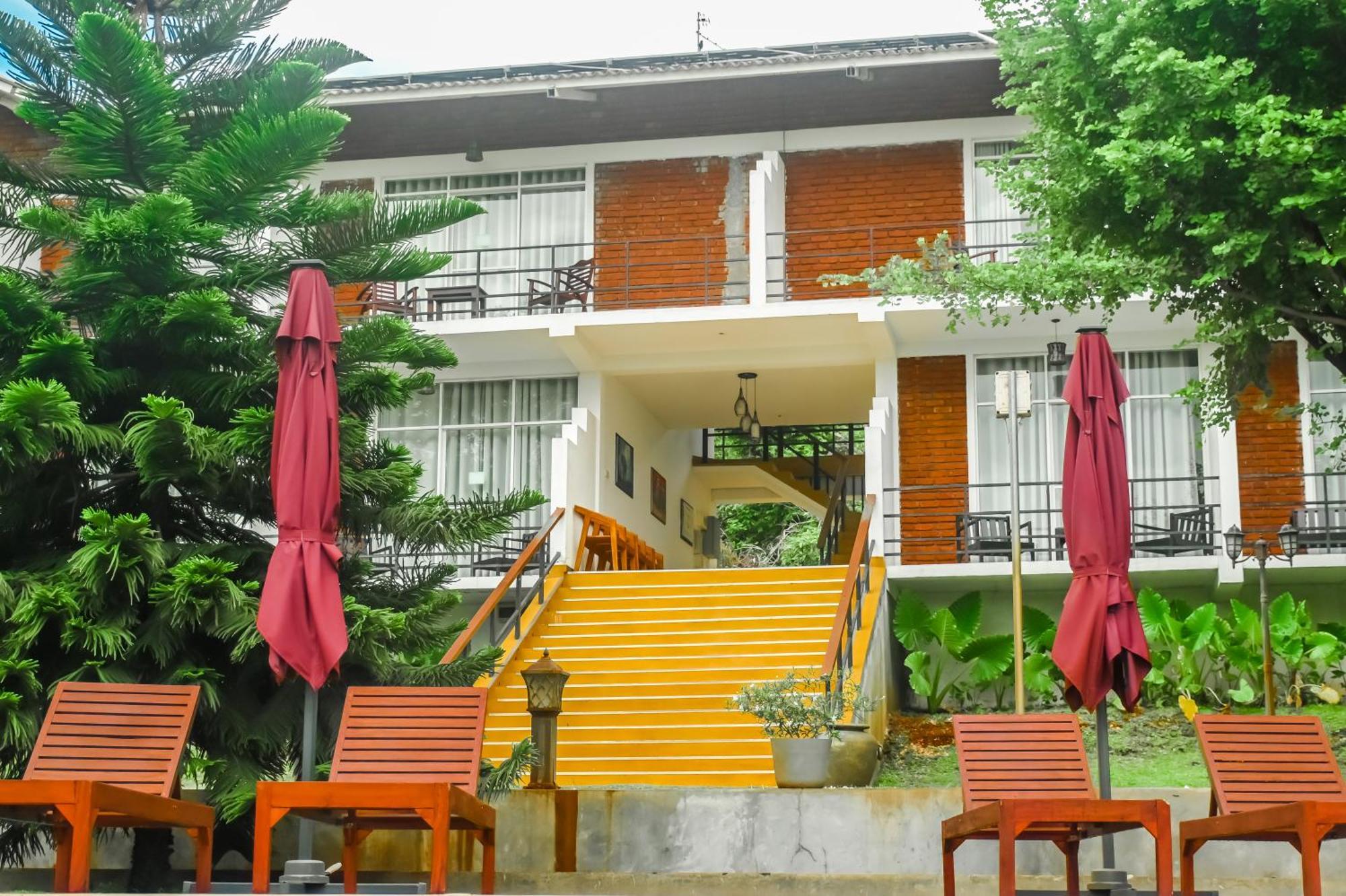 Agbo Hotel โปลอนนารูวา ภายนอก รูปภาพ