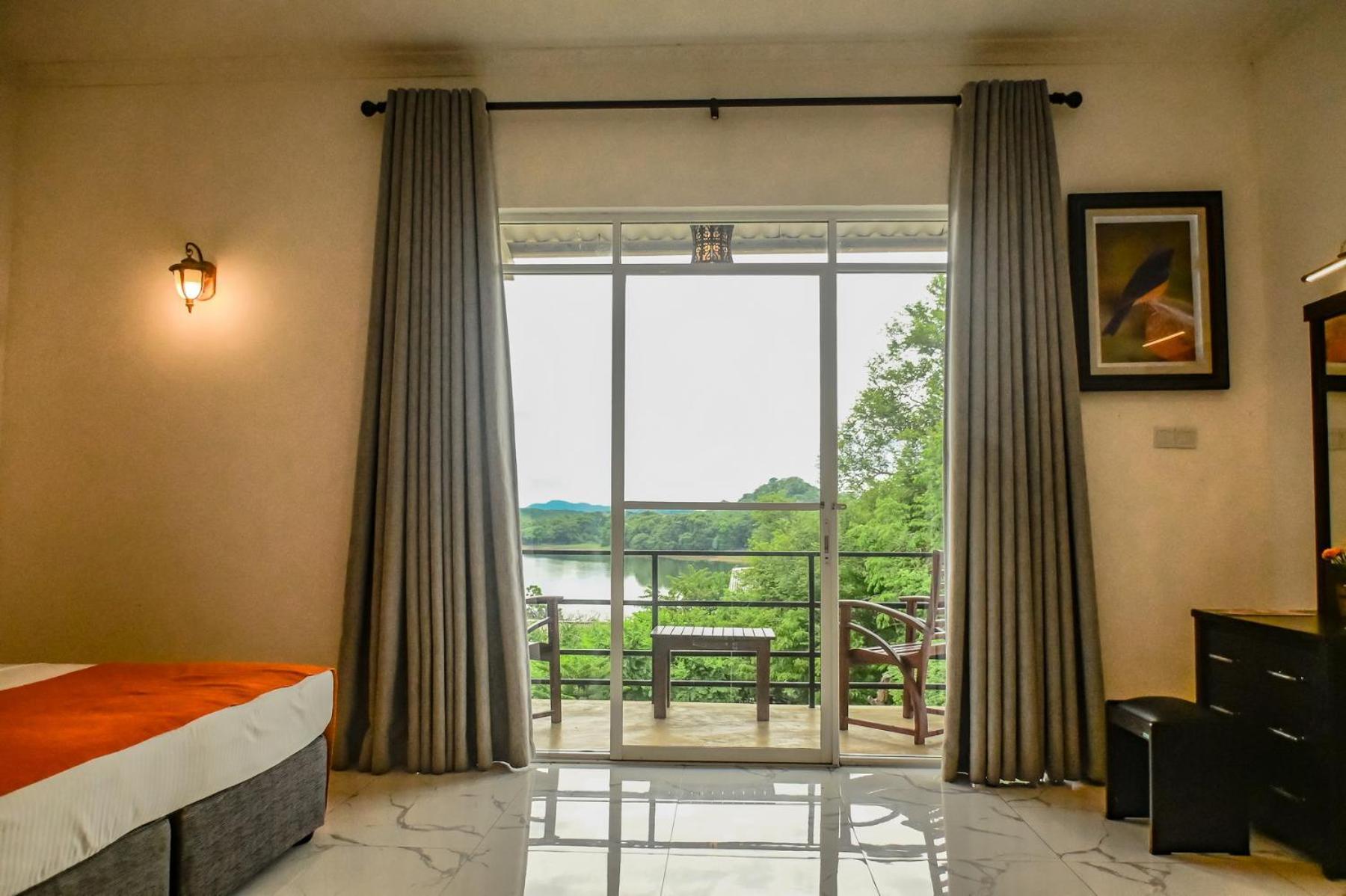Agbo Hotel โปลอนนารูวา ภายนอก รูปภาพ