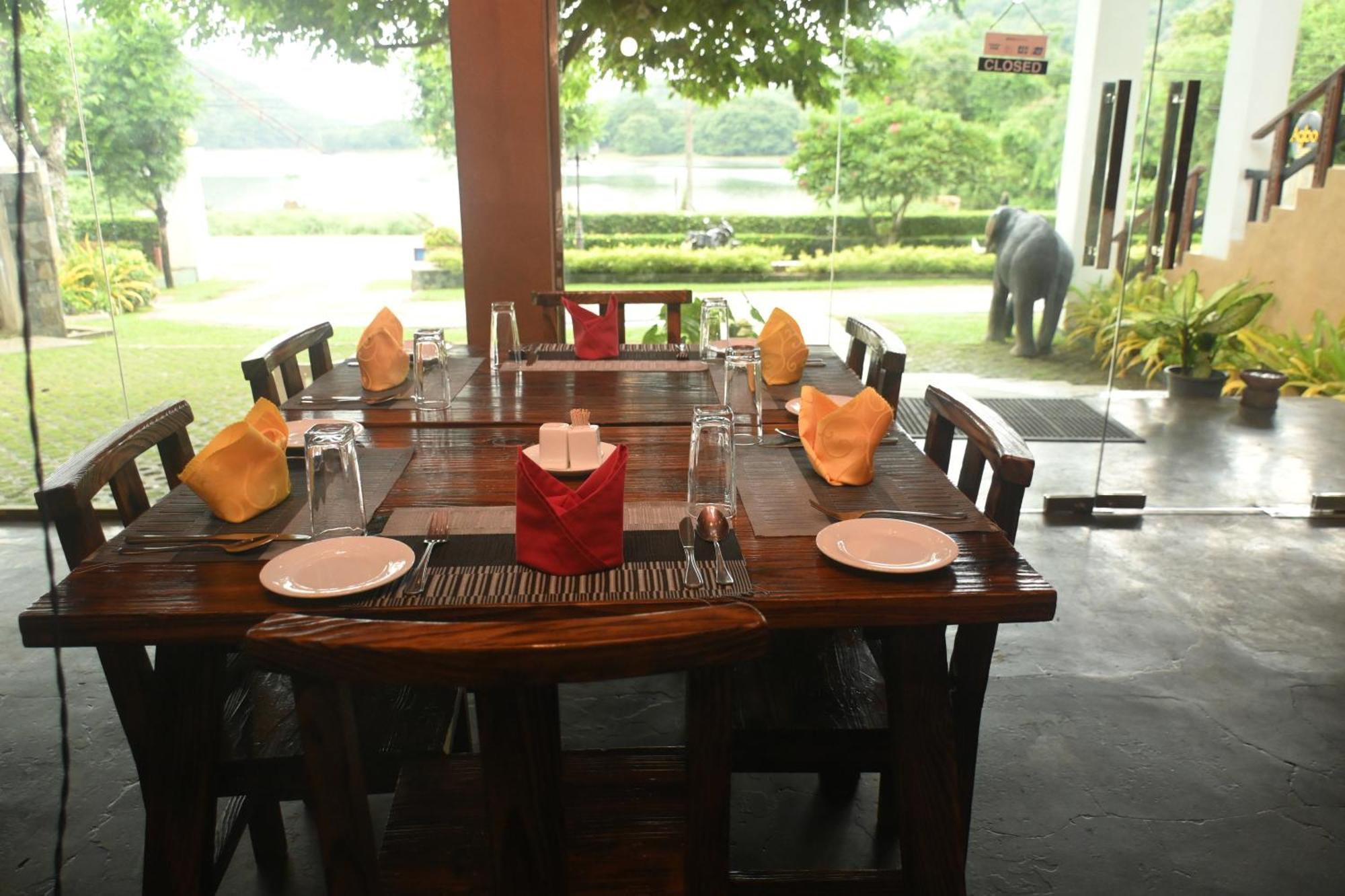 Agbo Hotel โปลอนนารูวา ภายนอก รูปภาพ